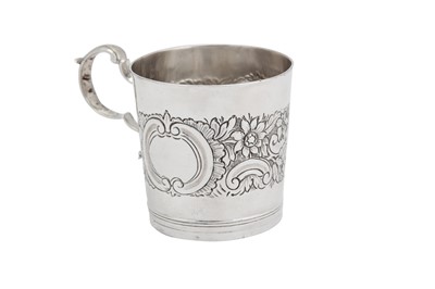 Lot 422 - A George III Irish sterling silver mug, Dublin circa 1780 by IL in a serrated punch