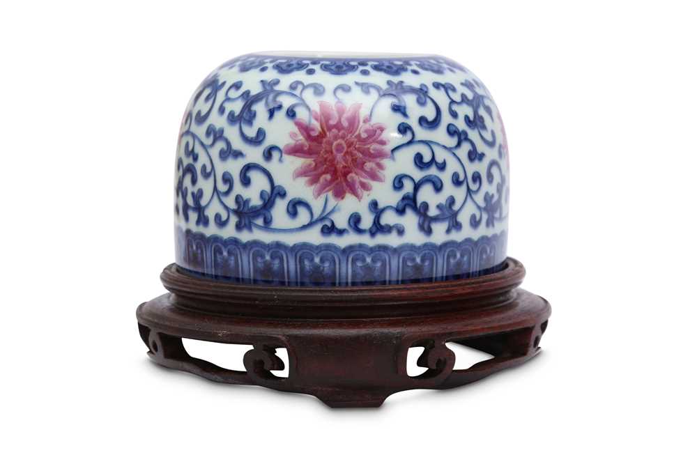 Lot 554 - A CHINESE BLUE AND WHITE AND PINK ENAMEL 'LOTUS' WATER POT.