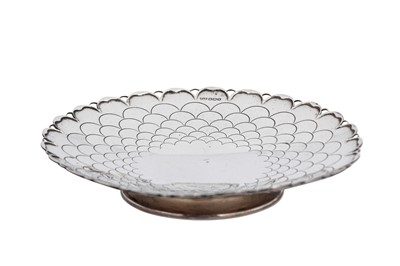 Lot 329 - A George VI sterling silver fruit dish, Sheffield 1939 by Mappin and Webb