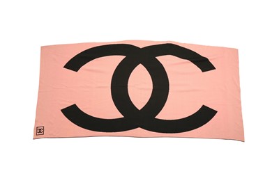 Lot 1227 - Chanel Pink and Black CC Knit Wrap