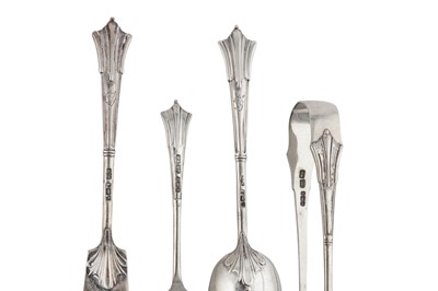 Lot 50 - A George V sterling silver set of Albany pattern teaspoons, Sheffield 1911 by Mappin & Webb