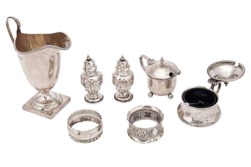 Lot 41 - A mixed group of sterling silver items