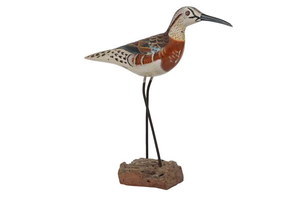 Lot 95 - A PAINTED CARVED WOOD MODEL OF A SANDPIPER