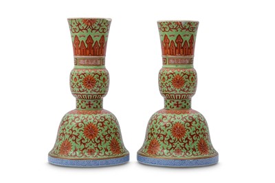 Lot 292 - A PAIR OF CHINESE LIME GREEN-GROUND 'LOTUS' ALTAR VASES, GU.
