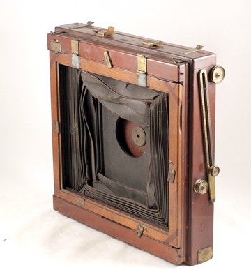 Lot 731 - An Unnamed 12 x10 inch Wood & Brass Camera for SPARES or REPAIRS