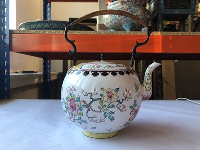 Lot 241 - A CHINESE CANTON ENAMEL TEAPOT AND COVER.