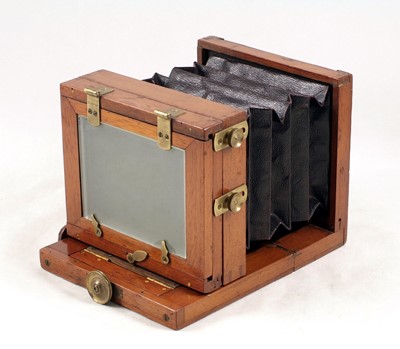 Lot 739 - Un-named Quarter Plate Tailboard Camera with Brass Lens