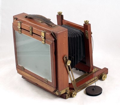 Lot 54 - An Un-named Half Plate Field Camera with Unusual Wide Angle Lens