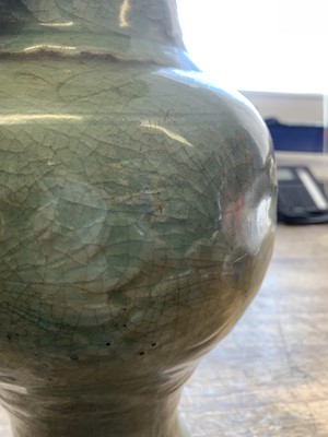 Lot 165 - A CHINESE LONGQUAN CELADON-GLAZED YEN YEN VASE.