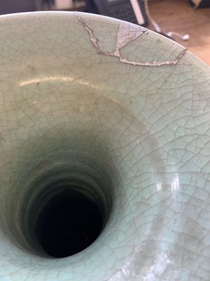 Lot 165 - A CHINESE LONGQUAN CELADON-GLAZED YEN YEN VASE.