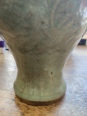 Lot 165 - A CHINESE LONGQUAN CELADON-GLAZED YEN YEN VASE.