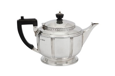 Lot 337 - A George V Art Deco sterling silver teapot, Sheffield 1929 by Mappin and Webb