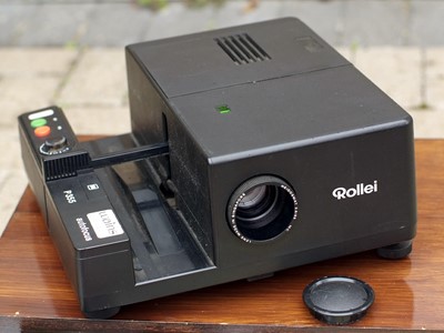 Lot 560 - Rollei P335 Autofocus Projector & Slide Viewers