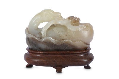 Lot 332 - A CHINESE JADE CARVING OF A GOOSE.