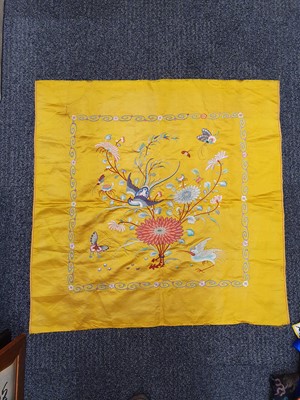 Lot 458 - A CHINESE YELLOW-GROUND EMBROIDERED SILK CUSHION COVER.