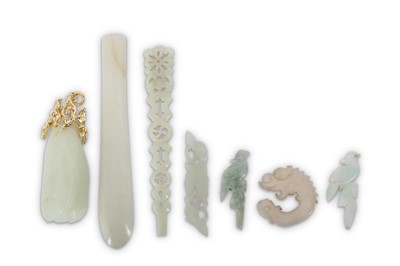 Lot 701 - A GROUP OF CHINESE JADE PENDANTS.
