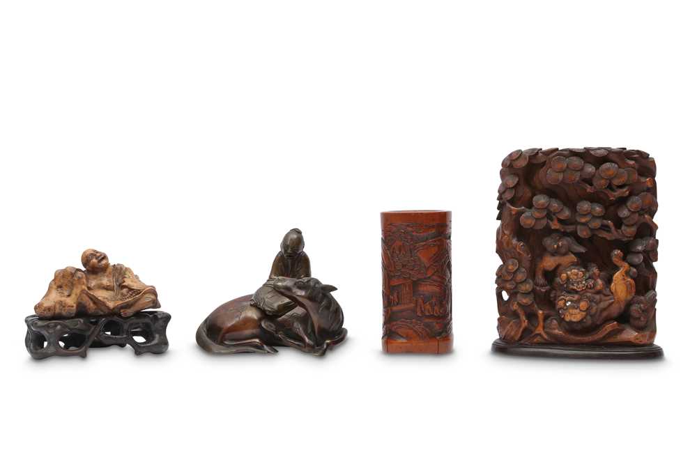 Lot 749 - A SMALL COLLECTION OF CHINESE ITEMS.