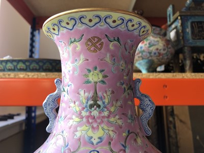 Lot 572 - A CHINESE FAMILLE ROSE 'PRECIOUS OBJECTS' VASE.
