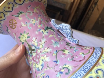 Lot 572 - A CHINESE FAMILLE ROSE 'PRECIOUS OBJECTS' VASE.