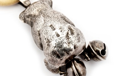 Lot 117 - A George V sterling silver novelty babies rattle, Birmingham 1919 by William Vale & Sons