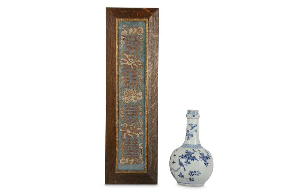 Lot 725 - A CHINESE BLUE AND WHITE VASE AND A FRAMED EMBROIDERY.