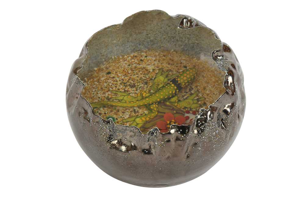Lot 144 - A glass paperweight by William Mason Senior