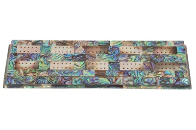 Lot 96 - A MOTHER OF PEARL AND ABALONE SHELL RECTANGULAR CRIBBAGE BOARD, 20TH CENTURY