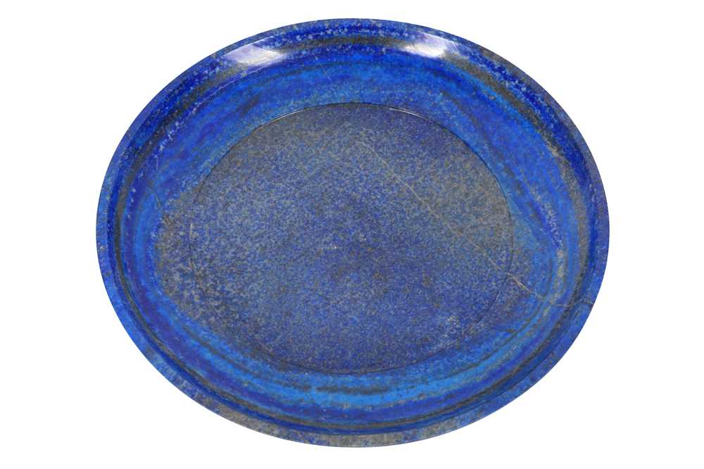 Lot 143 - A LARGE CARVED LAPIS LAZULI SHALLOW BOWL / TABLE CENTREPIECE