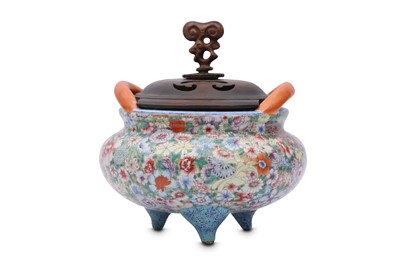 Lot 601 - A CHINESE MILLEFLEUR GROUND TRIPOD INCENSE BURNER.