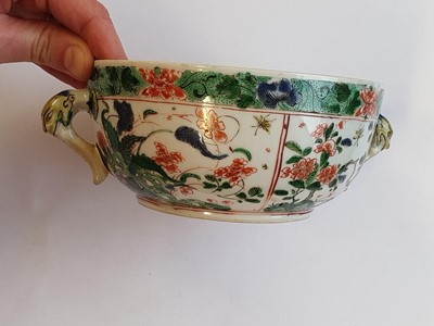 Lot 77 - A SMALL CHINESE FAMILLE VERTE TUREEN AND COVER.