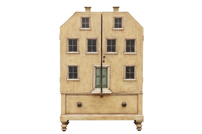 Lot 147 - AN UNUSUAL AND ATTRACTIVE CHILDRENS 'DOLL HOUSE' BEDROOM CABINET