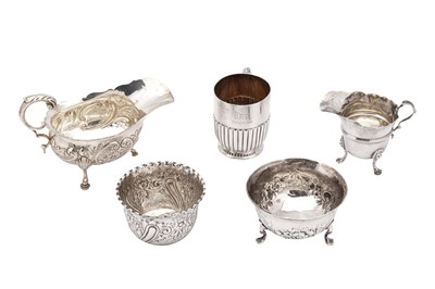 Lot 30 - A mixed group of sterling silver, including a Victorian sauceboat Birmingham 1897 by Thomas Hayes
