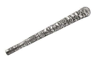 Lot 166 - An early 20th century Anglo – Indian unmarked silver parasol handle, Lucknow circa 1910