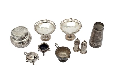 Lot 28 - A mixed group of sterling silver including a pair of George V pedestal bon-bon dishes Birmingham 1913 by E S Barnsley & Co