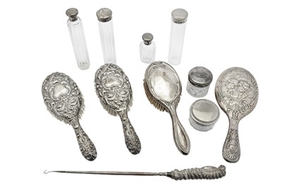 Lot 29 - A mixed group of sterling silver dressing table items