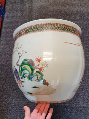 Lot 438 - A LARGE CHINESE FAMILLE VERTE FISHBOWL.