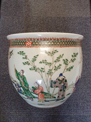 Lot 438 - A LARGE CHINESE FAMILLE VERTE FISHBOWL.
