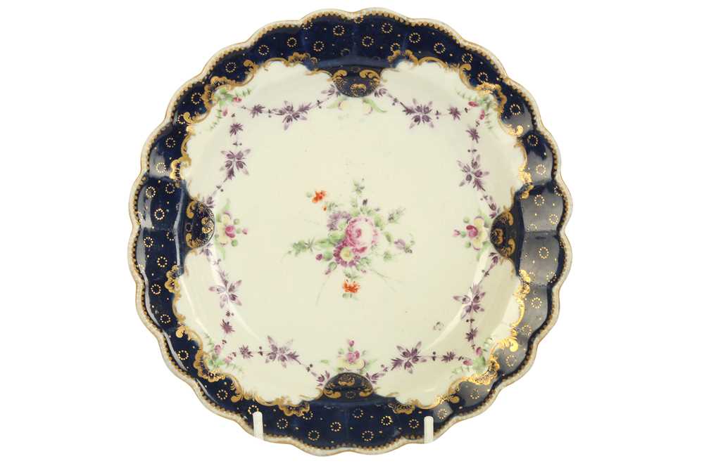 Lot 16 - An 18th century Worcester porcelain circular plate, circa. 1770