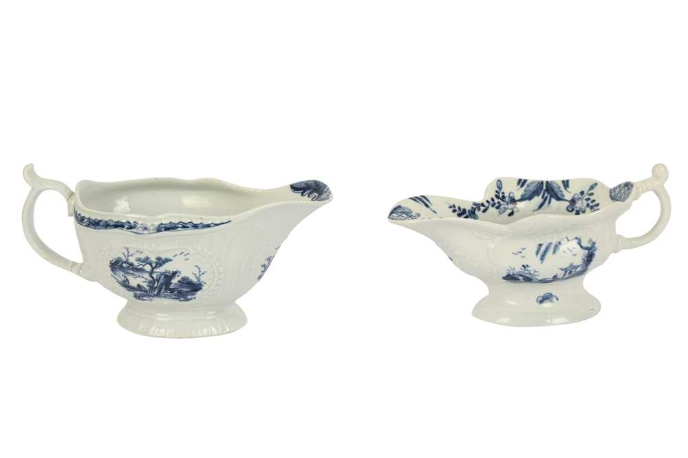 Lot 18 - An 18th century Worcester blue and white sauce boat, circa. 1760