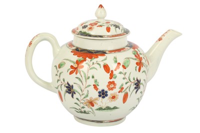 Lot 25 - An 18th century Worcester porcelain tea pot and cover, circa. 1770