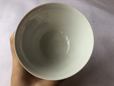 Lot 293 - A PAIR OF CHINESE FAMILLE ROSE 'BAJIXIANG' CUPS.