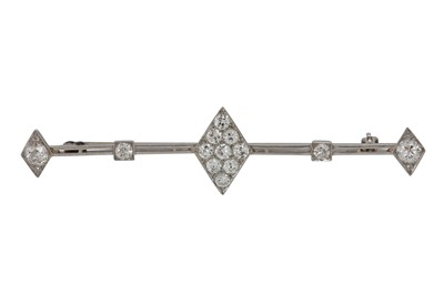 Lot 177 - A diamond bar brooch, first half of the 20th century