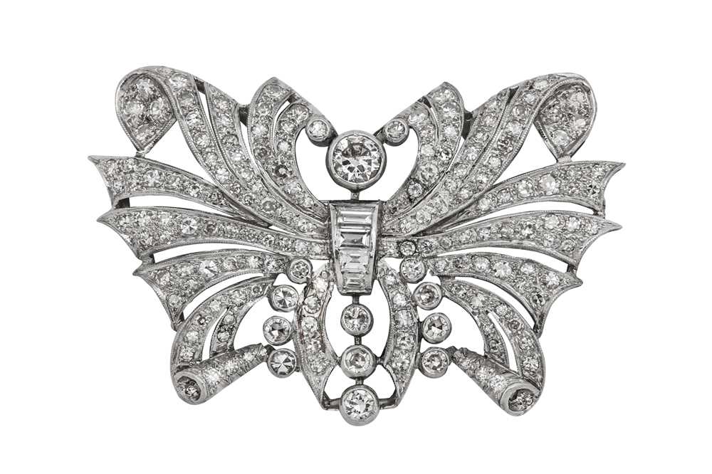 Lot 1316 - A diamond butterfly brooch