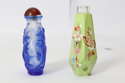 Lot 76 - TWO CHINESE GLASS SNUFF BOTTLES.