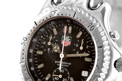 Lot 331 - TAG HEUER.