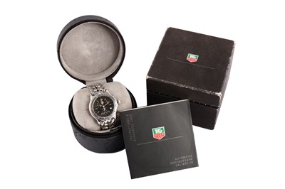 Lot 331 - TAG HEUER.