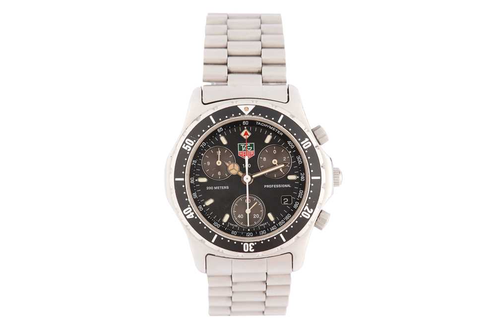 Lot 330 - TAG HEUER.