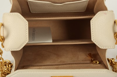 Lot 1202 - Alexander McQueen Ivory Box Bag