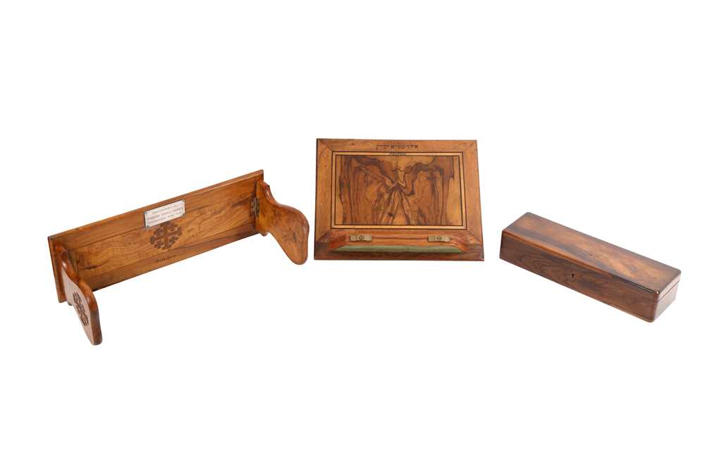 Lot 335 - THREE CARVED OLIVE WOOD BIBLIOPHILE COLLECTABLES, FIRST HALF OF 20TH CENTURY