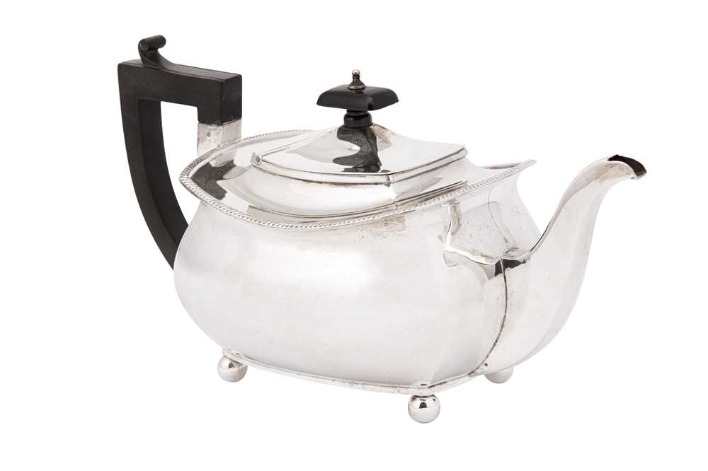 Lot 2 - A George V sterling silver teapot, Birmingham 1927 by S Blanckensee & Son Ltd